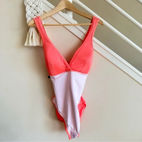 NWT La Blanca Island Goddess Criss Cross Back Strap One Piece Swim Orange Sz 14